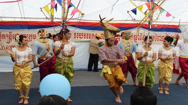 Robam Trot (Folk Dance)