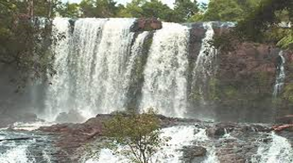 Lak Pok Bras Waterfall