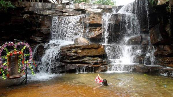 Kbal Chhay Waterfall